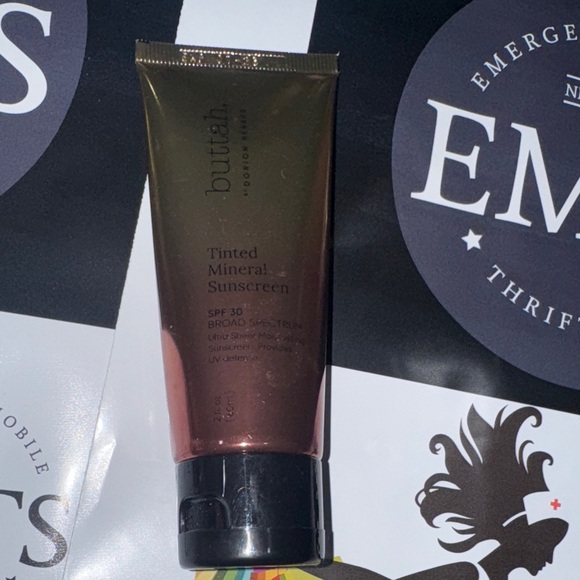 Tinted Mineral Sunscreen - Brown - Picture 1 of 3
